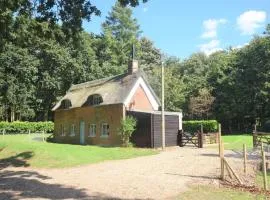 2 Bed in Wroxham 56104