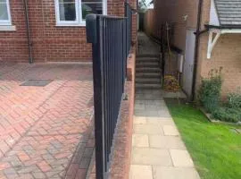 Furnished 1 Bed ensuit independent space with Parking