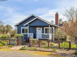 Authentic Sonoma Experience - Home and Lush Gardens