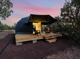 Boutique Glamping Dome Escape by Grand Canyon、ヴァジェのホテル