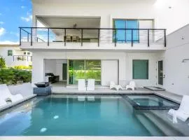 Temple of Time - Huge pool home Arlington Park!