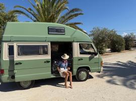 rent a Blue Classics's campervan MB100 verde - Algarve - Portugal, hotel v destinaci Portimão