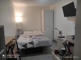 Studio indépendant proche Paris et nature, hôtel à Domont