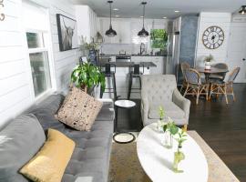 Downtown Queen Bed Comfort & Style Shared Bathroom & Lounge #6、ディケーターのホテル