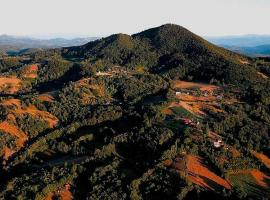 Subjel Mountain Retreat-Rural family Estate, ξενοδοχείο σε Ševrljuge