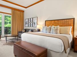 1117 Lodge At Spruce Peak Ski In Ski In Ski Out King Studio By Stowe Mountain Rentals, hotel u gradu Stou