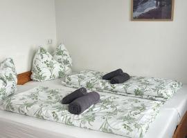 Danner Familien-Ferienwohnungen - Ruhige Lage, 650 m zum Attersee & zentral in Schörfling