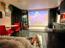 DRoom-Sauna Balneo & Cinema à Menton jusqu'à 4 invités