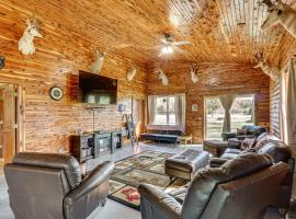 On 17 Acres! Countryside Retreat in Louisburg, hotel a Buffalo