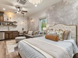The Owl Room - Contemporary Loft in the Heart of Midway Near Park City Ski Resorts, ξενοδοχείο σε Midway