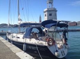Cavallino luxury house boat, beach rental in Venice