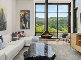 409 3 bed Treehouse unit Spruce Peak at the Base of Stowe Mt Resort sleeps 9