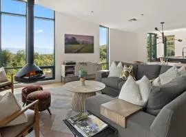 411 Spruce Peak Stowe Mountain Resort New Treehouse unit Ski in Ski out 4 bed sleeps 12