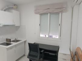 Betis 32, hotel in Coria del Río