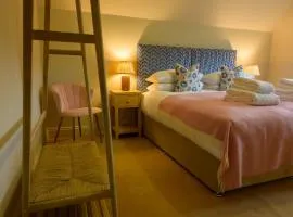 Cragie Cottage- Beautiful Cotswold stone retreat