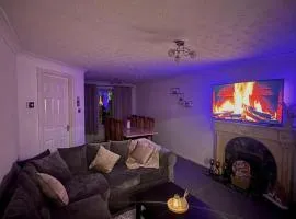 Tartan Nest- Entire house- Sleeps 8 guests