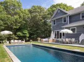 Fairway Villa by Rove Travel Family Home with Heated Pool