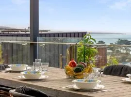 Boston Beach House - BYO Linen