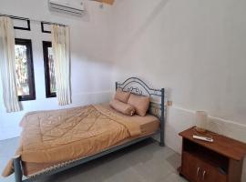 La Calma House, ξενοδοχείο σε Masbagik