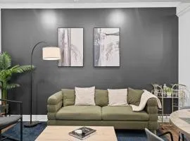 Luxe King 4BR Townhouse with Rooftop in Uptown CLT