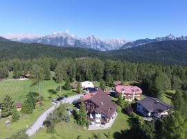 Landhaus Charlotte Apartments Tirol, three-star hotel in Seefeld in Tirol