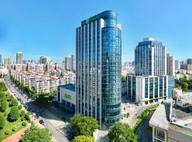 Holiday Inn Qingdao City Center by IHG - Nearby Seaside & May 4th Square