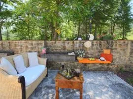 Mansion in Apecchio near Lake