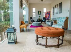 Casa Artistica Valle de Guadalupe AC & WiFi, hôtel à San Pablo