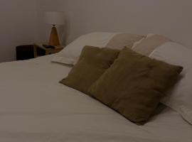 Cocheras Ezeiza Victoria, hotel in Ezeiza