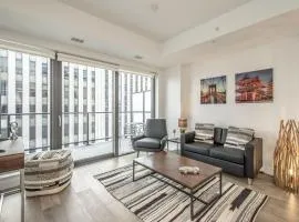 Cozy 2BR Apt with Gym and Cinema near Pier 21