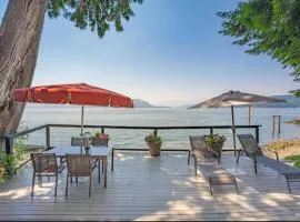 SALT COTTAGE Waterfront Guest House with Superb Views