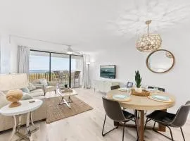 Cape Winds by Happy Palm Stays