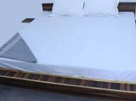 Hotel O Crewford, ξενοδοχείο σε Dāsna