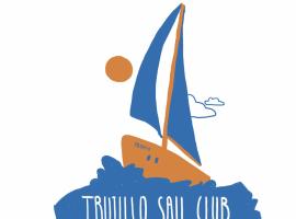 Trujillo sail club, hotel v destinaci Trujillo