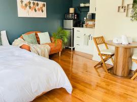 Steps to Kendall, MIT, Green Line, hotel in Cambridge