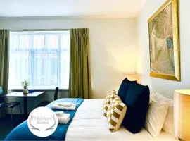 Charming Studio - Adelaide CBD - WiFi - King bed