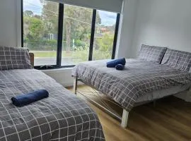 Maruve Guesthouse Plus- Modern Stay near Melb Airport 12 min