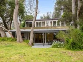 Banksia Waterfront Beachhouse