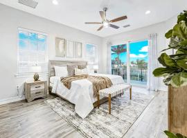 114 Mediterranean Way, hotel v destinaci Indian Harbour Beach