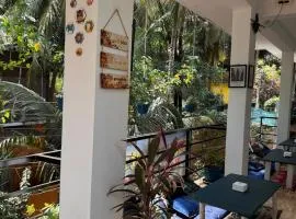 Subha Guest House, Travellers,bagpackers