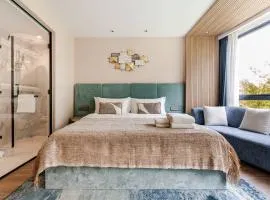 Laya Resort Garden Escape- Tropical Serenity Suite