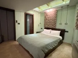 Uplift Hideaway Jacuzzi