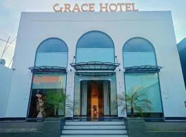 Khách sạn grace hotel dakmil