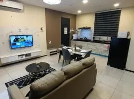 URBAN SUITES JSW STUDIO 2 BEDROOM 2 BATHROOM - BED SETTING 7 GUEST - 2 CARpark - COMMERCIAL CONDO