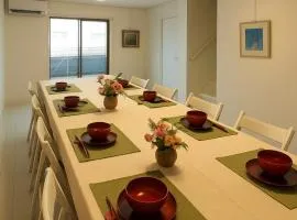 Gallery SOHOー海まで5分 鎌倉のギャラリーに泊まる特別なアート体験ー