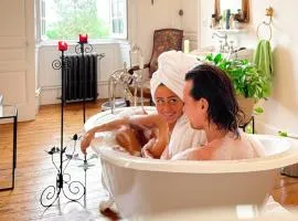 Séjour romantique ou professionnel au Château isigny, Charme et feu de cheminée