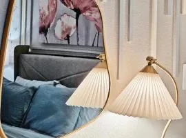 Exquisite jazzy warm deco nearby the Strip - Top 15 Best Vegas Vacation Home recommended by Conde Nast Traveler