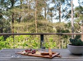 Woodland Sanctuary - Mini Golf, Fire Pit, Wineries, hotel i Red Hill South