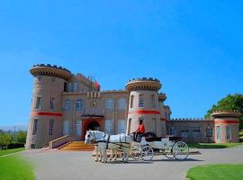 Tafaria Castle & Center For The Arts, ξενοδοχείο με πάρκινγκ σε Ndaragwa