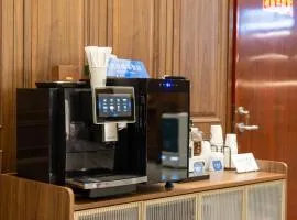 Nostalgia S Hotel Beijing Qianmen Street & Tianqiao Performing Arts Center 时光漫步S酒店 北京前门天桥艺术中心店 Free fresh ground coffee,Free laundry service